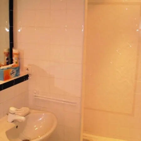 Sleeps 4 Wifi Apartment *