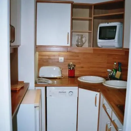 Sleeps 4 Wifi Apartment Cannes